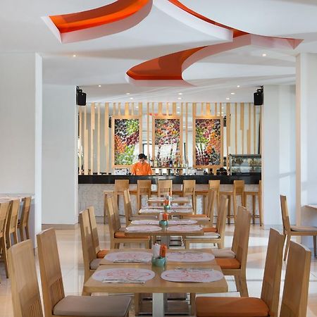 Harris Hotel Raya Kuta Lombok Buitenkant foto
