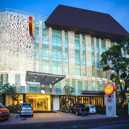 Harris Hotel Raya Kuta Lombok Buitenkant foto