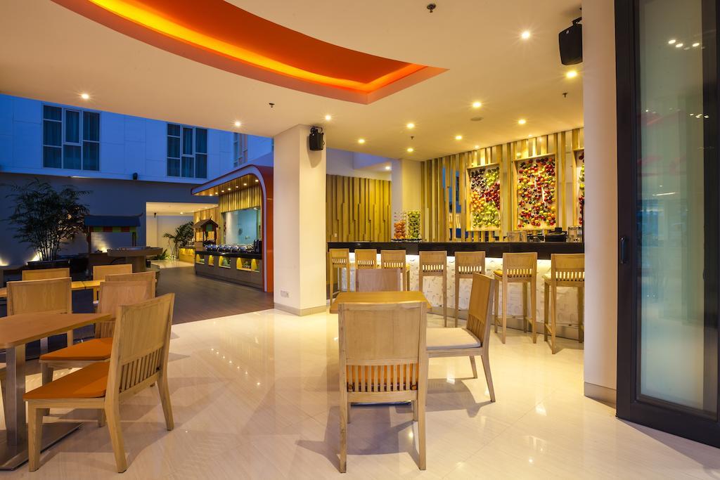 Harris Hotel Raya Kuta Lombok Buitenkant foto