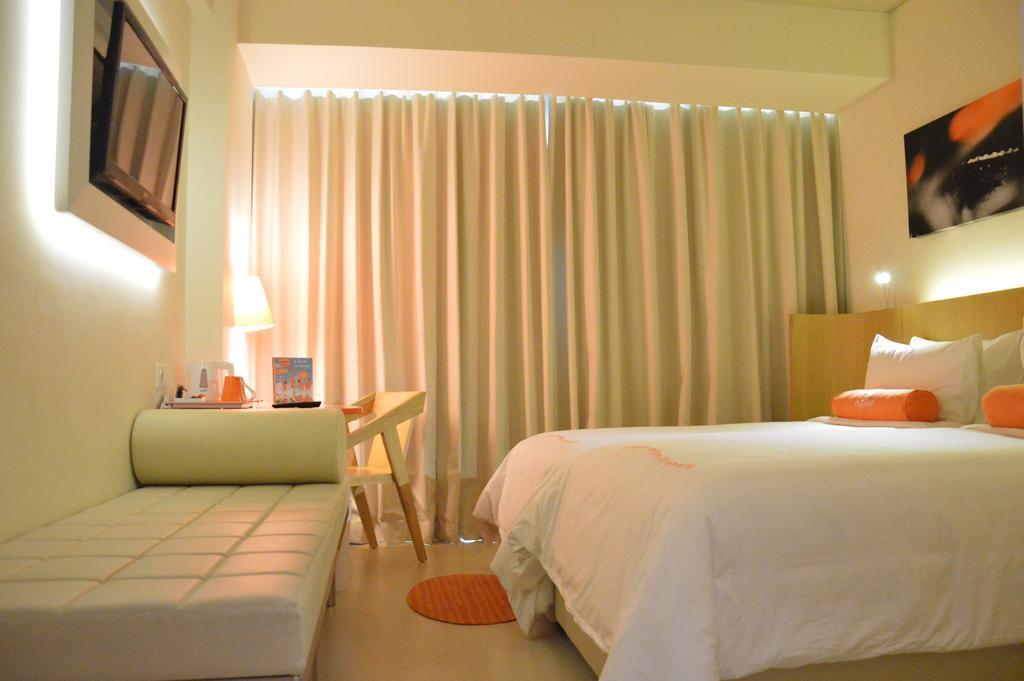 Harris Hotel Raya Kuta Lombok Buitenkant foto