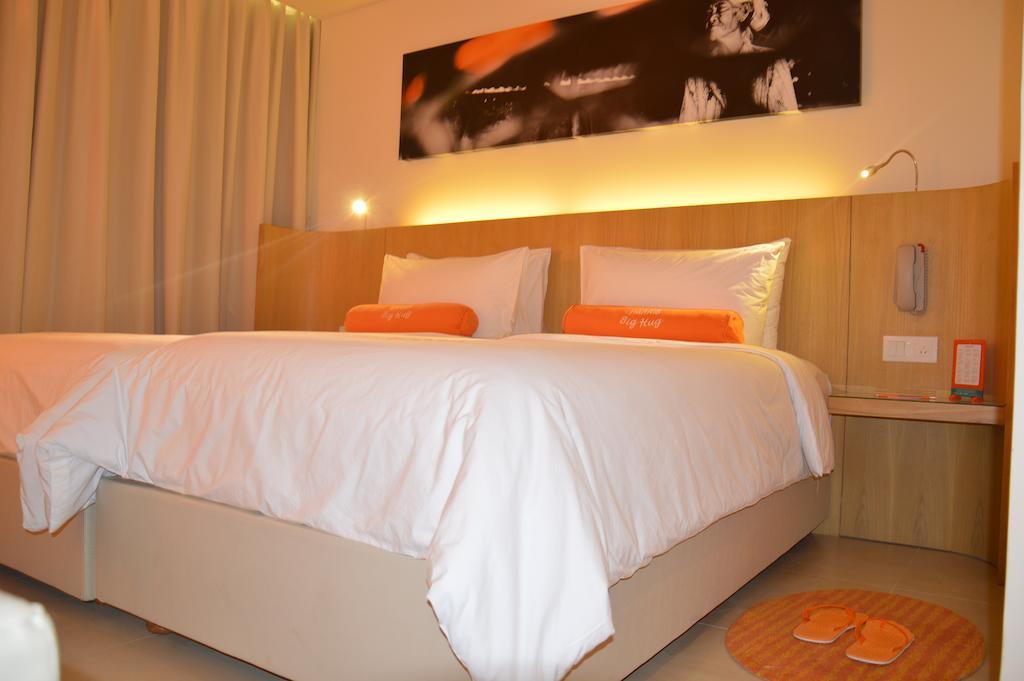 Harris Hotel Raya Kuta Lombok Kamer foto